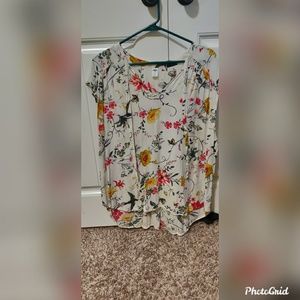 Old Navy Off white Floral short sleeve shirt